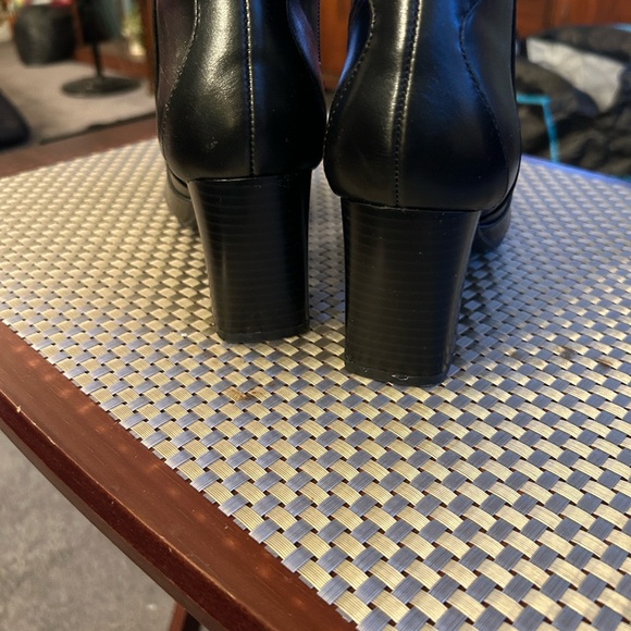 Bandolino Black Knee-High Leather Boots Size 7M Brand new w/box see pictures! - Picture 5 of 12